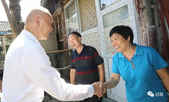 重回小院，居民说起变化格外高兴