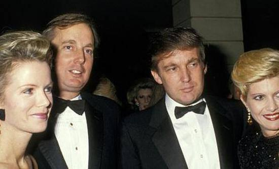 （图说：特朗普兄弟姐妹，左二为罗伯特）