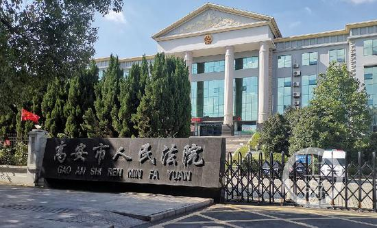 　　▲10月9日，陈武钳诉高安市大城镇党委书记徐江汇名誉侵权一案在高安市人民法院开庭。图片来源/受访者供图