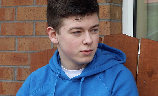 本在位于斯特拉班的家中。摄 | laida