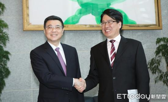 卓荣泰（左）、游盈隆（右）（图：东森新闻云）
