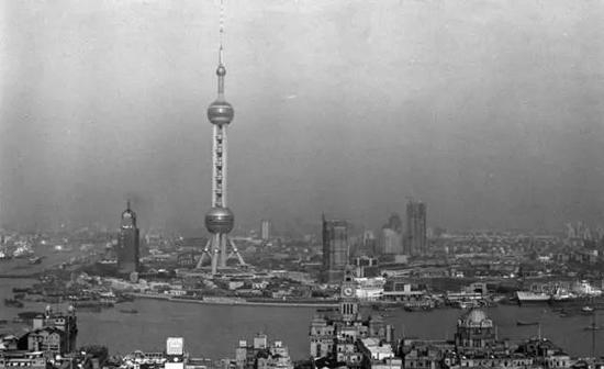 1995年4月，浦东陆家嘴金融贸易区