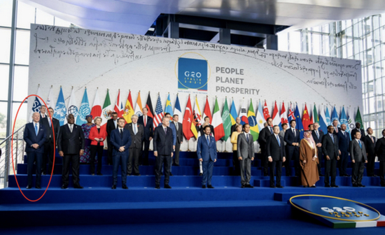 拜登（红圈中人）靠边站