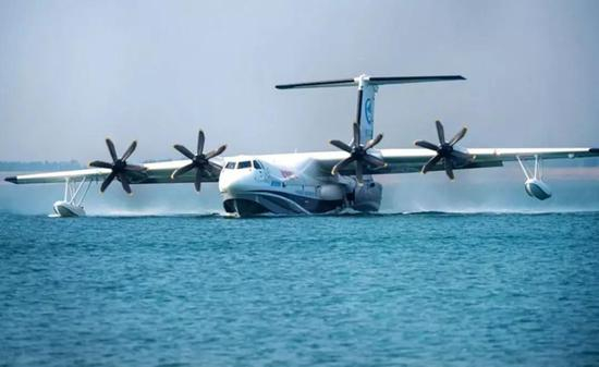 这架两栖飞机
