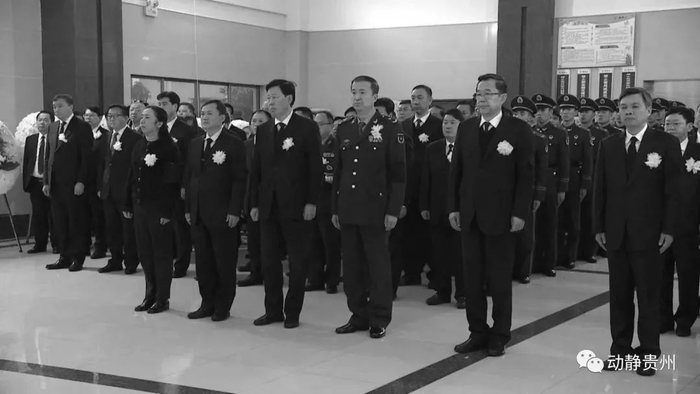 　孙志刚等现场悼念