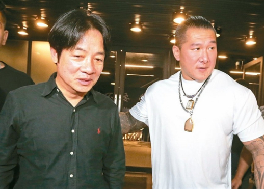 赖清德（左）今年4月与陈之汉做直播节目（联合报）