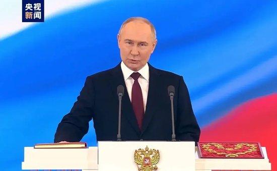 当地时间5月7日，普京宣誓就任俄罗斯联邦第八届总统  图：央视新闻