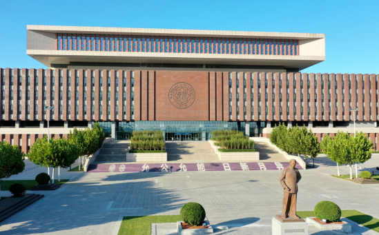 这是南开大学津南校区一景。