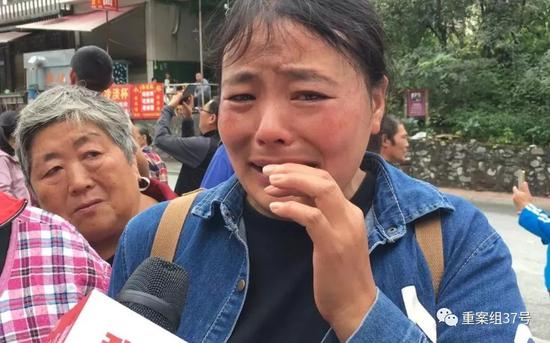 ▲一女子家中5名亲人失联。新京报记者 蒋鹏峰 摄