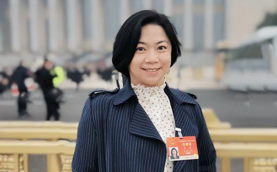  ▲全国人大代表、北京市房山区法院立案庭庭长厉莉。受访者供图