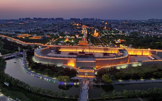  2025年5月15日，河北正定古城夜景（无人机照片）。 新华社记者 杨世尧摄