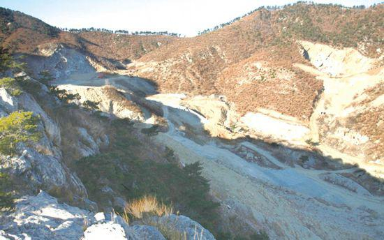 华夏城龙湖修复前原貌（华夏文旅集团供图）