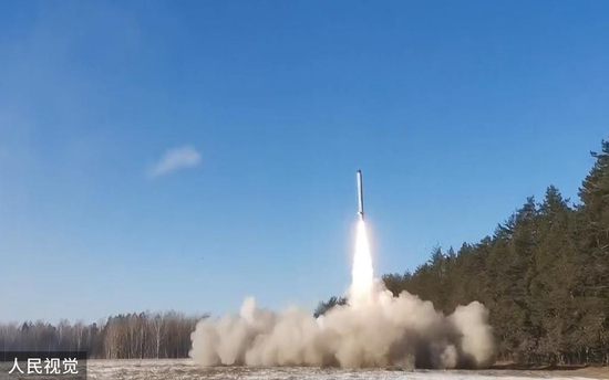 　俄军发射导弹，打击乌克兰雇佣兵营地（资料图）