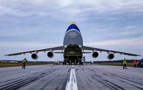 　乌克兰安东诺夫公司的安-124飞机