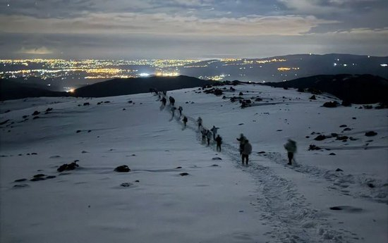 以军士兵连夜冒雪向黎巴嫩进军。 以色列国防军