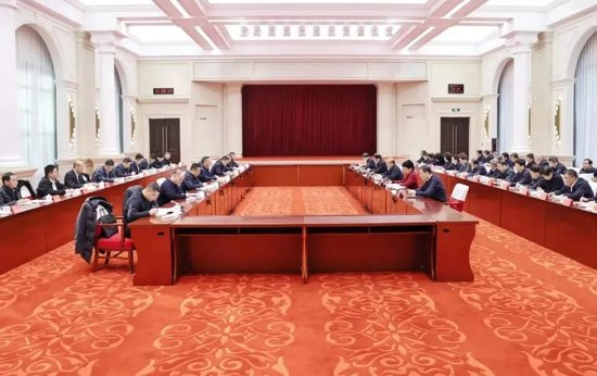 　　1月4日，2023年度国家巩固拓展脱贫攻坚成果同乡村振兴有效衔接考核评估省级工作对接会在哈尔滨召开。