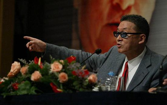 2005年9月27日，上海，台湾知名学者李敖在他的“神州文化之旅”的媒体见面会上。澎湃新闻 资料图