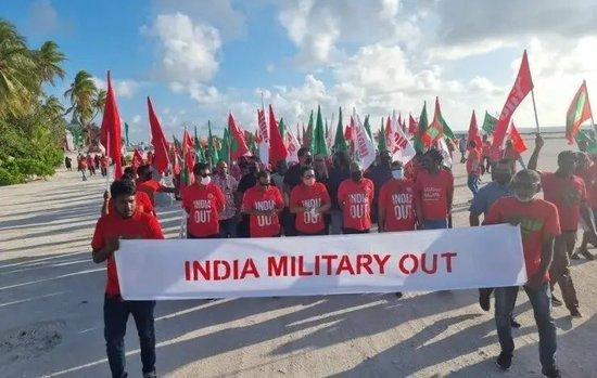 ·马尔代夫“印度出局”运动。