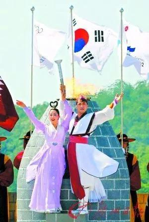 半岛采集的圣火合一，“南男北女”成为佳话