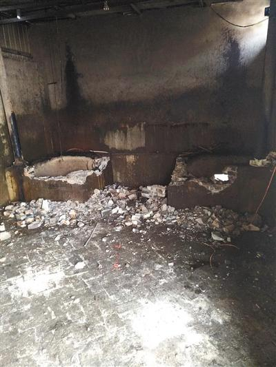 一处非法加工驴肉黑窝点用于生产的灶台已被拆除。