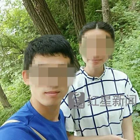 ▲杨宝德生前和女友的合影 &nbsp;&nbsp;图据网络