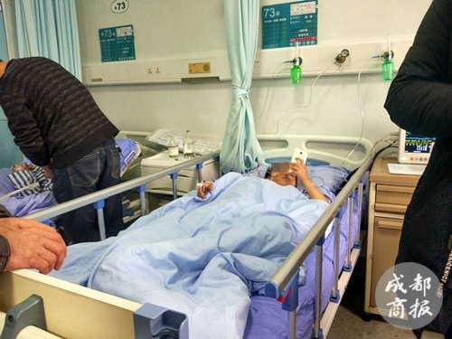 孩子被筷子插喉咙