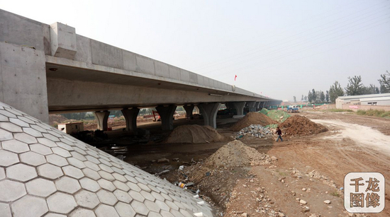 2016年9月23日，京台高速公路施工现场。千龙网记者 陈健男摄