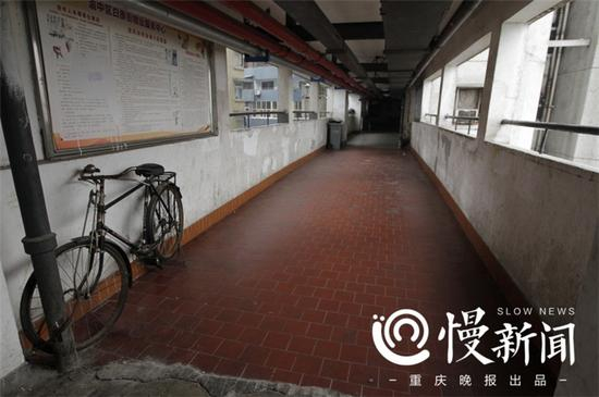 △白象居小区3栋和4栋连接廊桥正是电影《火锅英雄》的取景地之一