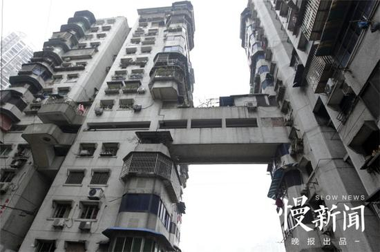 △小区3栋和4栋连接廊桥正是电影《火锅英雄》的取景地之一