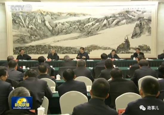 画面前排左一为江金权