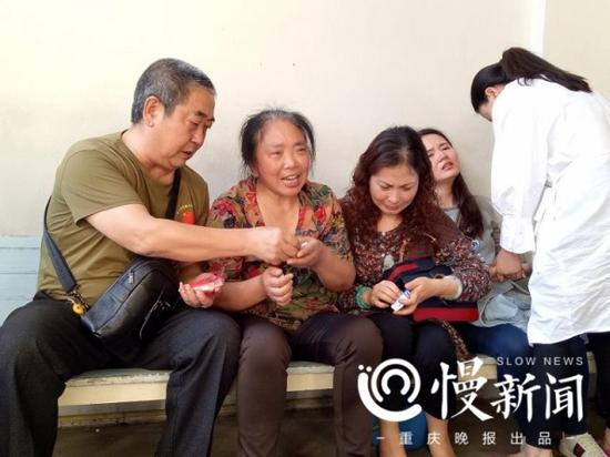 家属在医院悲痛欲绝