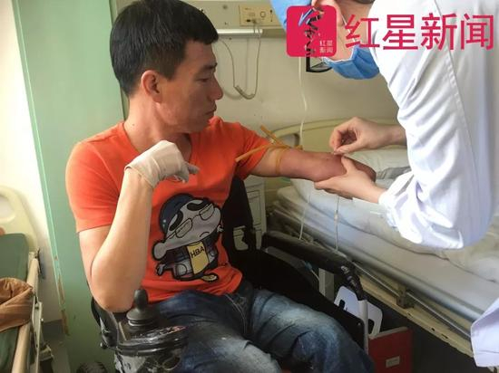 ▲宋学文在医院 &nbsp; &nbsp;图片来源：红星新闻