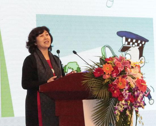 　　图为中国传媒大学传媒教育研究中心主任、中国传媒大学传播研究院教授张开发言（千龙网记者 付小清摄）