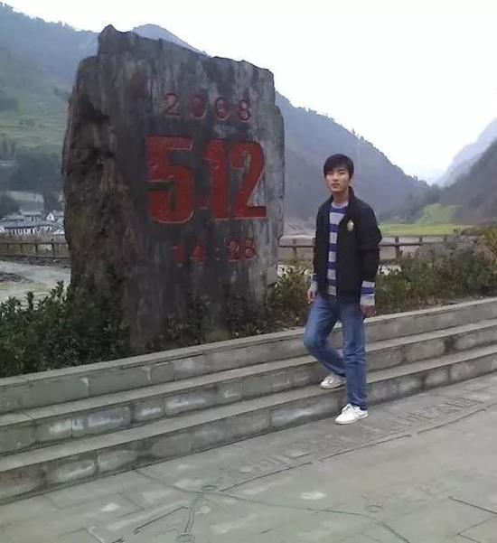 强天林于2012年考入国防科技大学，正式入伍。受访者供图