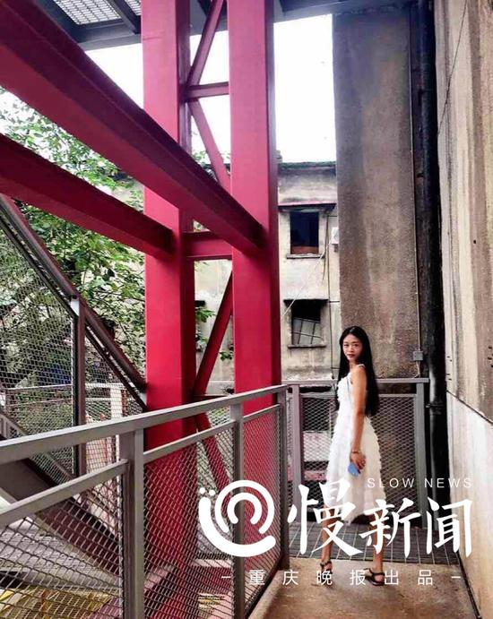 日常生活中的王馨连，特别喜欢拍照