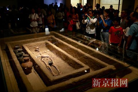 复原的身高1米9的山东大汉墓葬。新京报记者 浦峰 摄