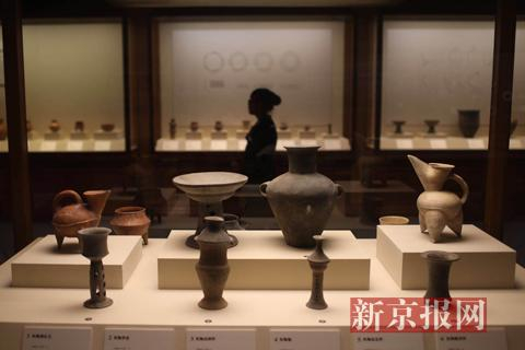 出土的各种陶器。新京报记者 浦峰 摄