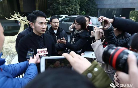 纵火案发后，受害人家属林生斌接受媒体采访