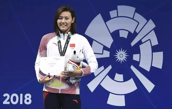 8月21日，冠军中国选手刘湘在颁奖仪式上。新华社记者 李响 摄