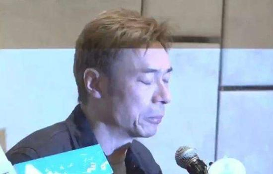 许志安开记者会承认出轨（港媒截图）