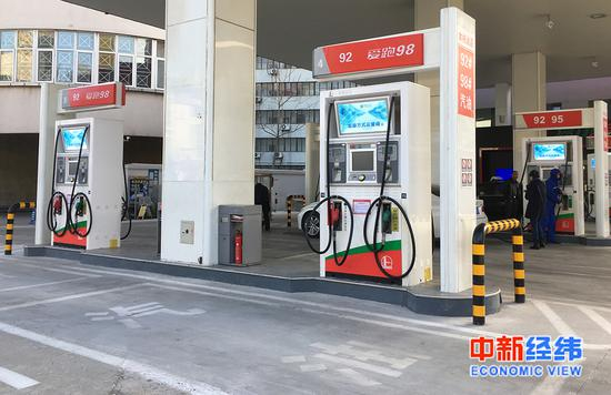 加油站 中新经纬 吴起龙 摄