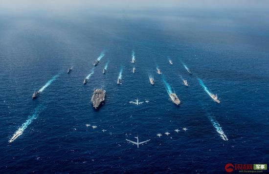 美日“锐剑”演习现场画面