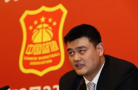 　　2017年2月23日，在中国篮球协会第九届全国代表大会上，姚明当选新一届中国篮协主席。图为姚明在大会上致辞。新华社记者孟永民摄