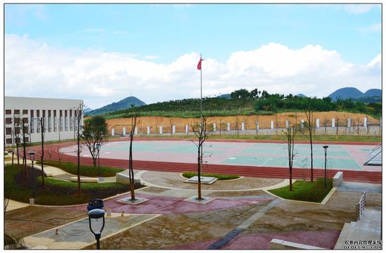 涉事学校。 中加新世界国际学校官网图