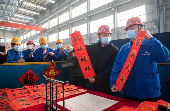 响应就地过年，中国一冶武汉工地开展迎新春活动。图片来源：中国网