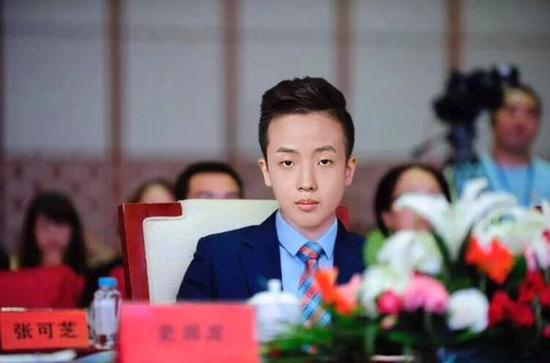 某网站投稿栏目配图，图片ps痕迹明显。