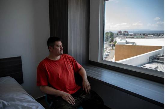 ▲幸存者之一迪亚斯 &nbsp;图据《纽约时报》