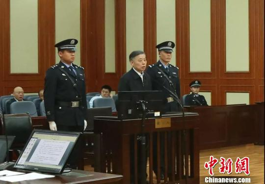 　　2018年3月28日，山东省淄博市中级人民法院一审公开开庭审理了中共菏泽市委原常委、宣传部部长王永江受贿一案。山东高法微信截图