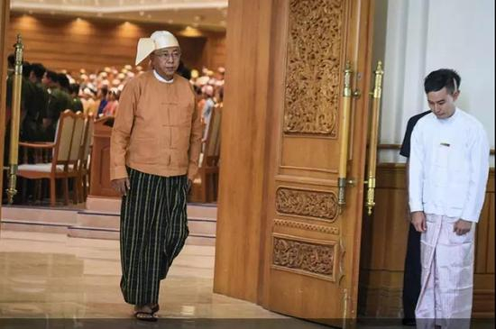 2016年3月30日，上台执政第一天