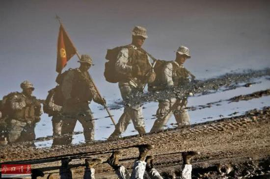 资料图：美国海军陆战队在空地协同战斗中心举行演习